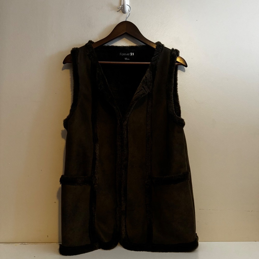 Forever 21 Women's Olive Green Faux Suede Fur Trim Vest M Penny Lane Fall